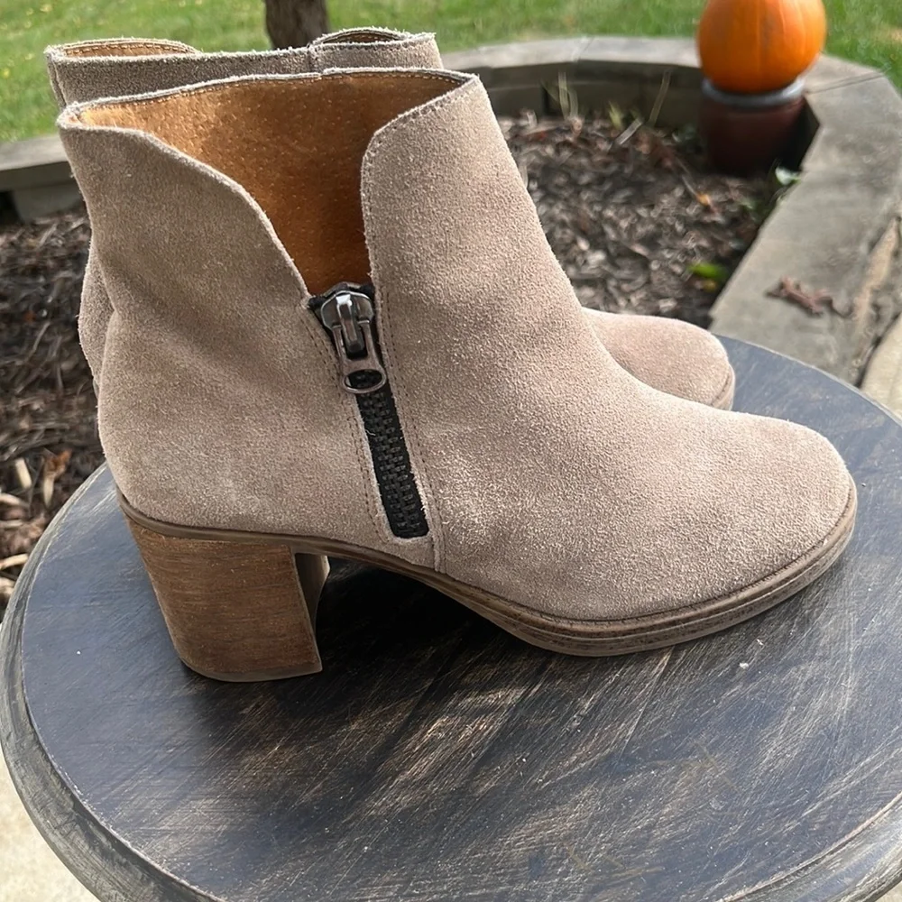MTNG Becca  suede heeled ankle boots side zipper size 38 or size 7.5